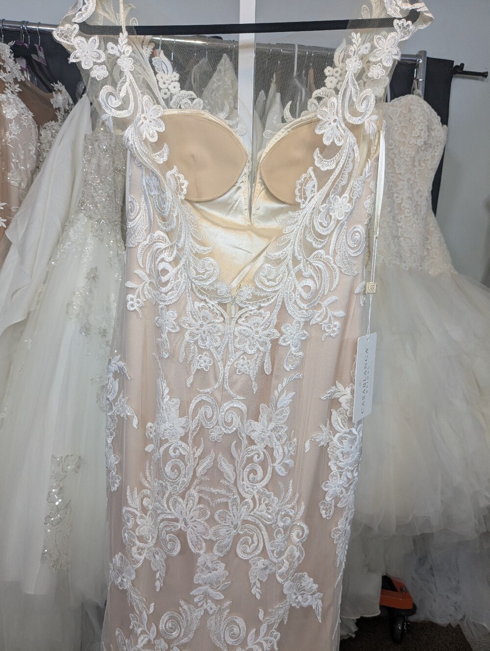 Casablanca Bridal 2382 Wedding Dress NWT Size 10 - Picture 7 of 10